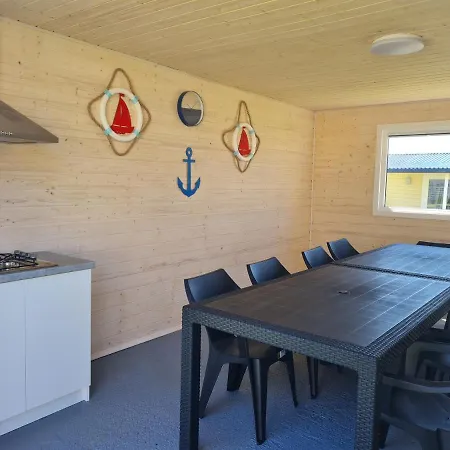 Camp *
