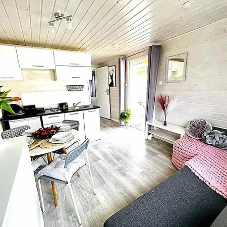 Camp Lodge *
